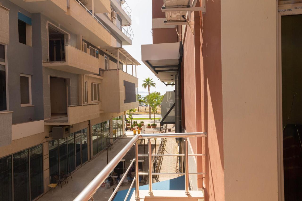 Hotel Aglon Vlorë Extérieur photo