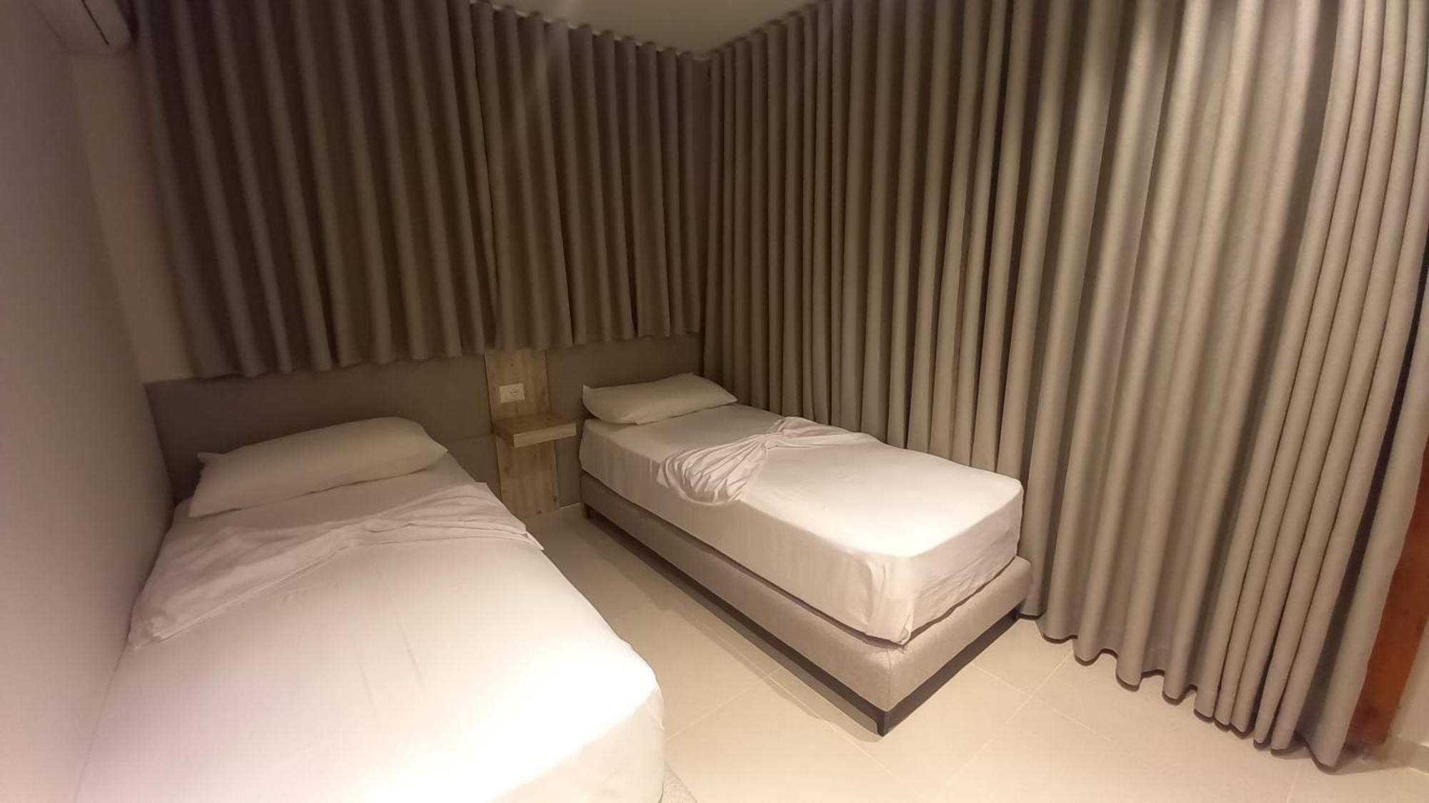 Hotel Aglon Vlorë Extérieur photo