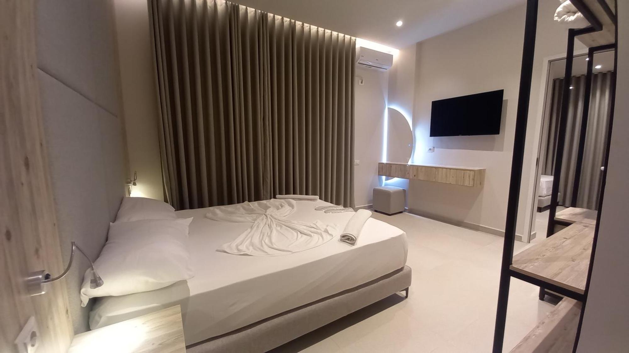 Hotel Aglon Vlorë Extérieur photo